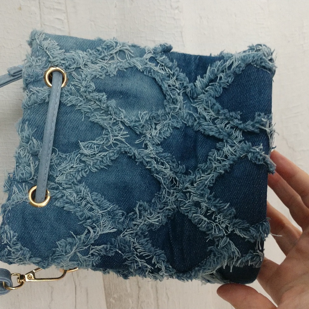 Denim Jean Crossbody Bucket Shoulder Bag Frayed Blue Ombre Boho Super Cute - Picture 9 of 13